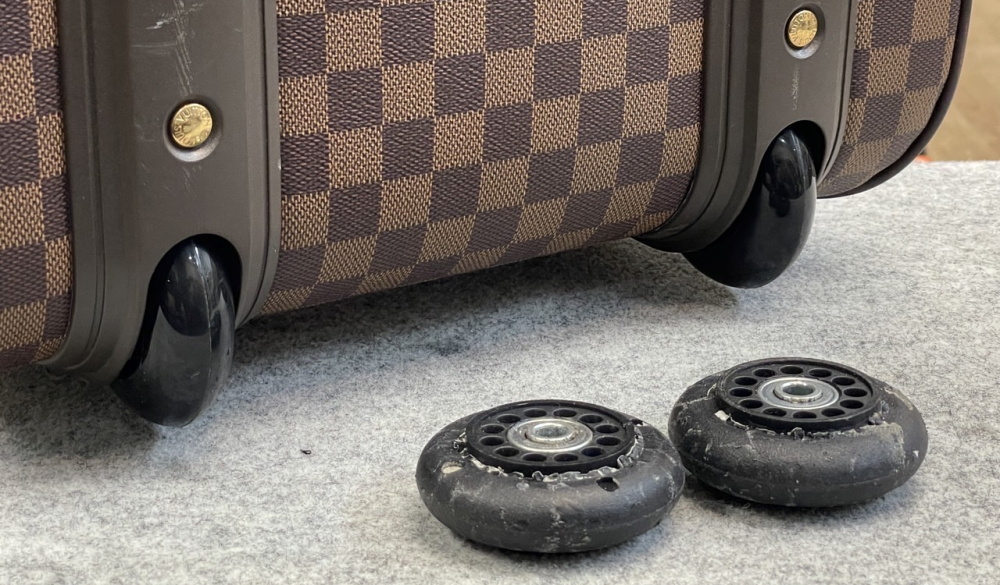 スーツケースの修理事例